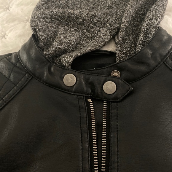 SOLD - Picture 7 of 9